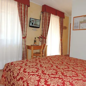 3* Hotel Eden